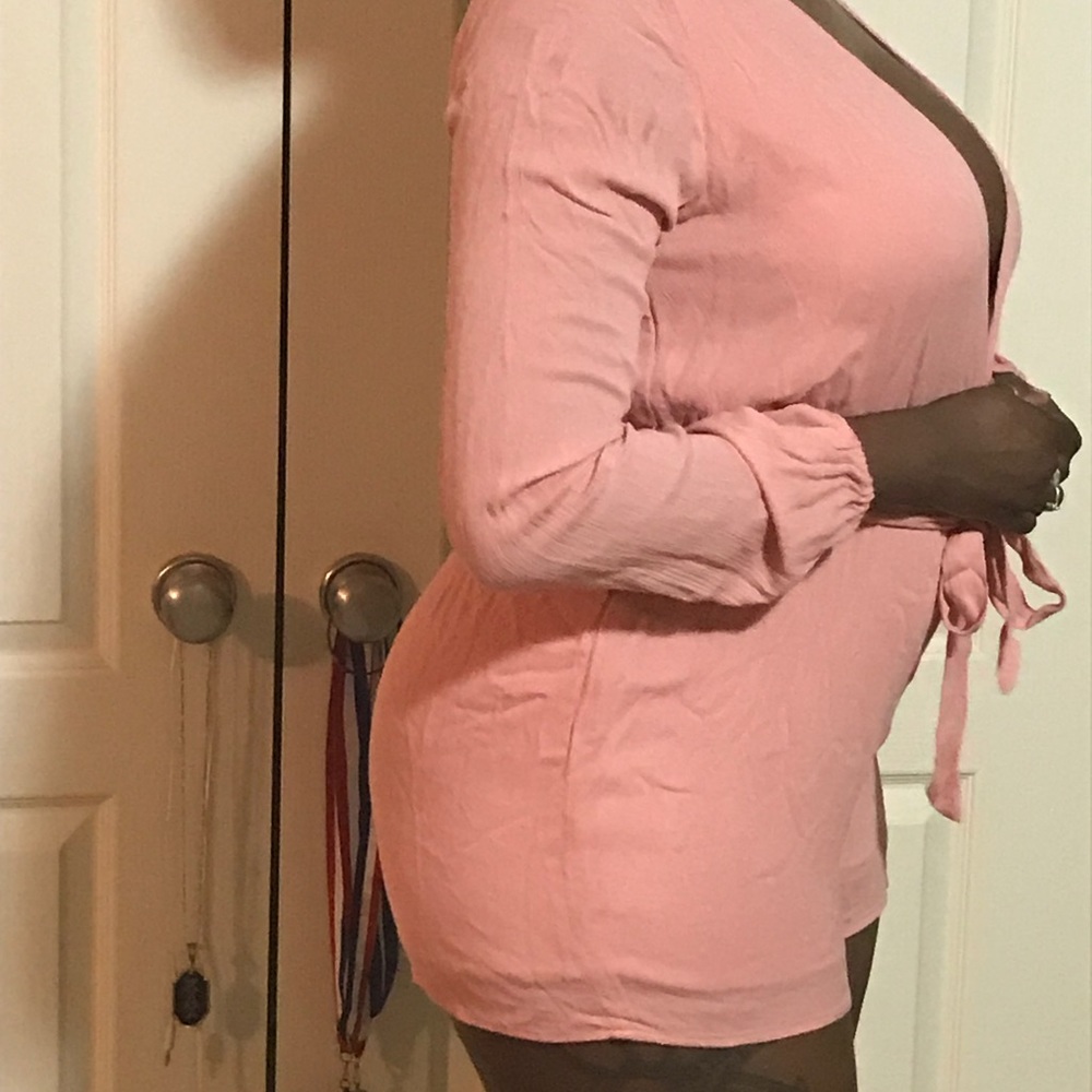 Low cut romper with tie